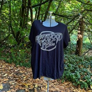Plus-size Fleetwood Mac logo t-shirt
